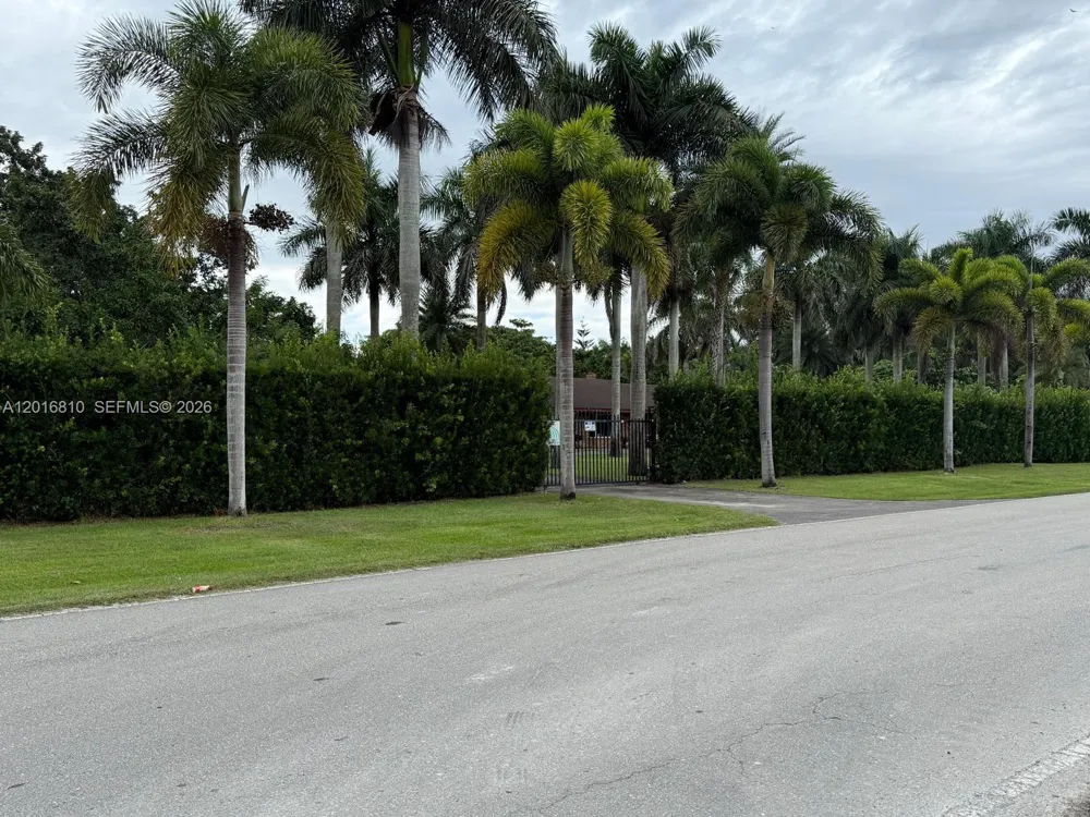 25945 SW 197th Ave Homestead, FL 33031