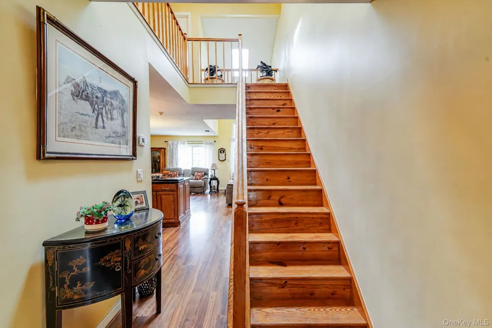 31 Quail Court Manorville, NY 11949