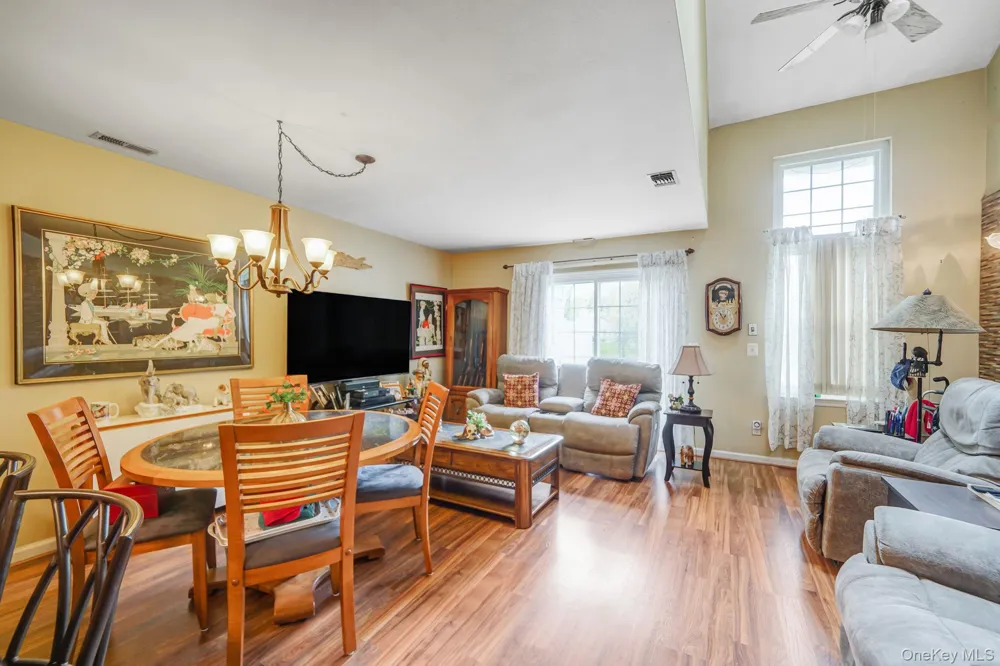 31 Quail Court Manorville, NY 11949