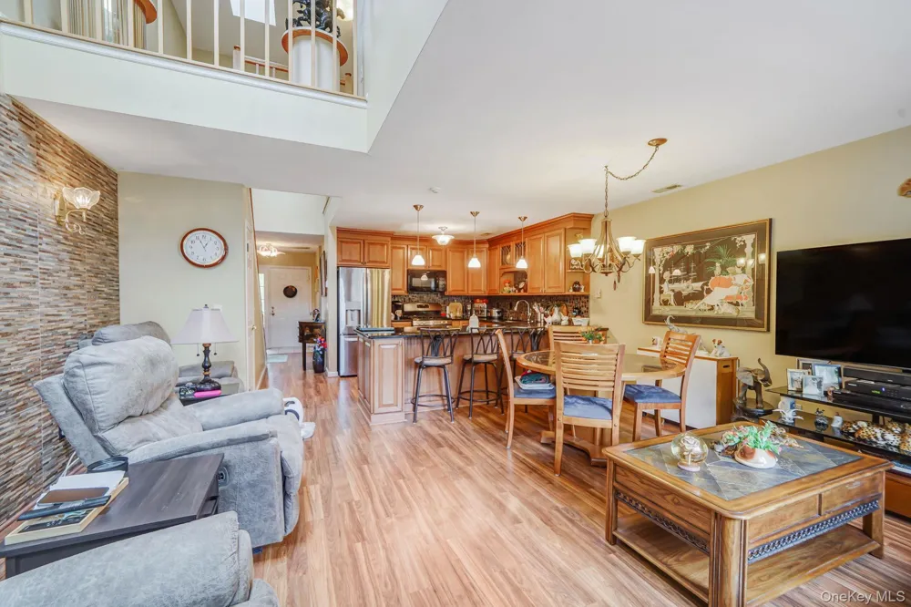 31 Quail Court Manorville, NY 11949