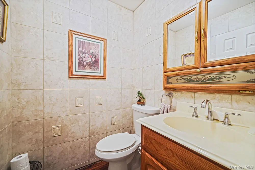 31 Quail Court Manorville, NY 11949