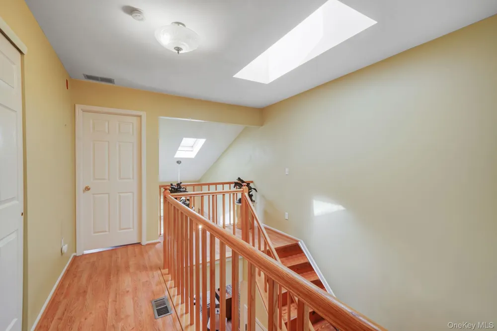 31 Quail Court Manorville, NY 11949