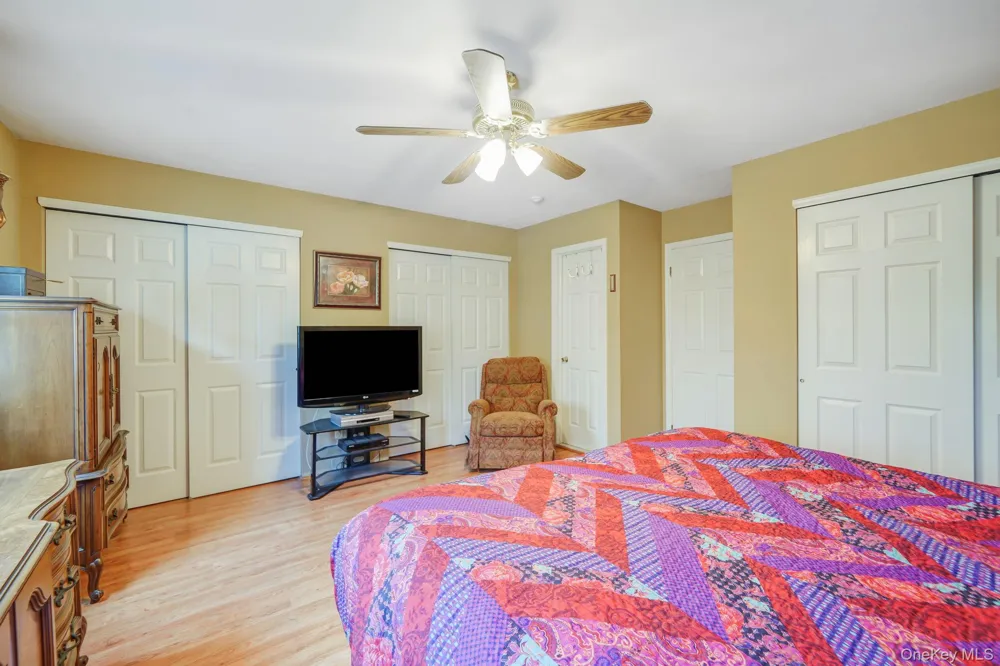 31 Quail Court Manorville, NY 11949