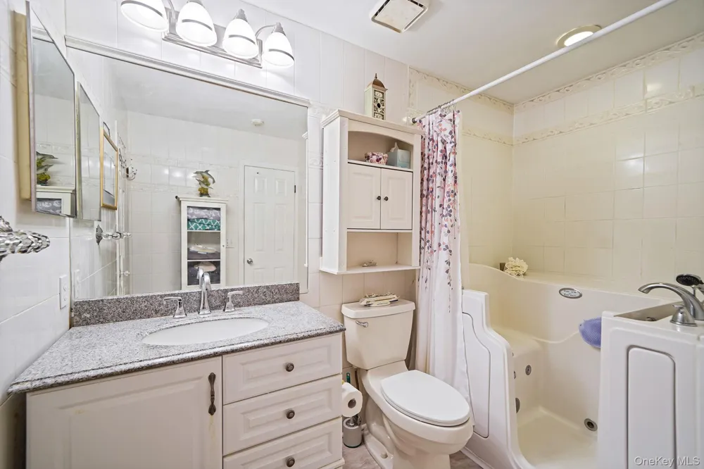 31 Quail Court Manorville, NY 11949