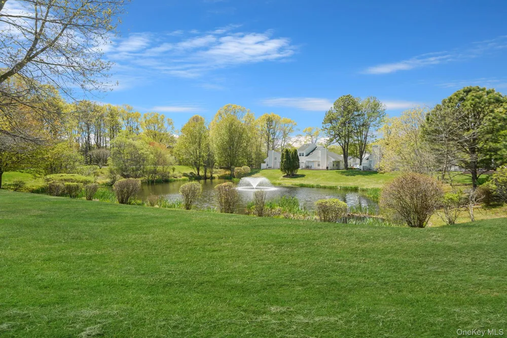 31 Quail Court Manorville, NY 11949