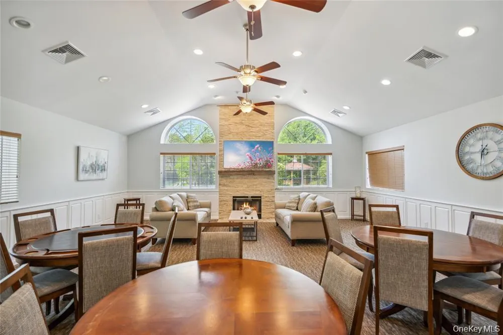 31 Quail Court Manorville, NY 11949