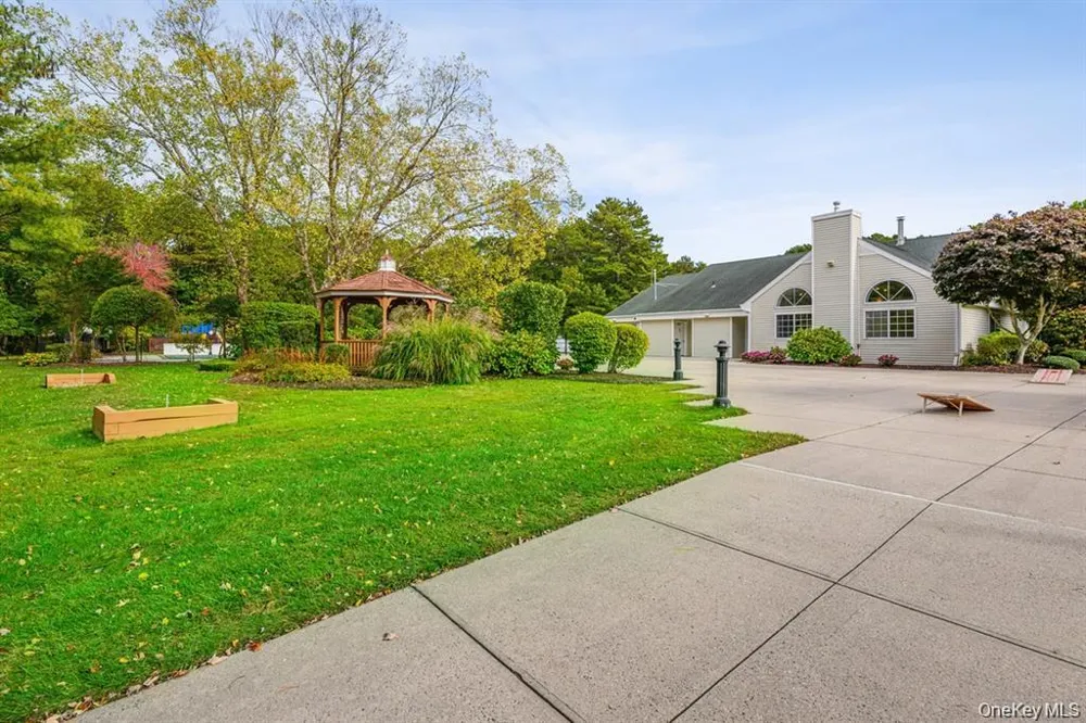 31 Quail Court Manorville, NY 11949