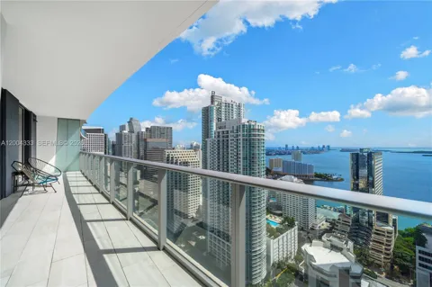 1010 Brickell Ave #3904