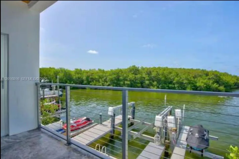 325 Calusa Key Largo, FL 33037