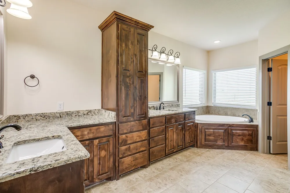 770 County Road 1346 Chico, TX 76431