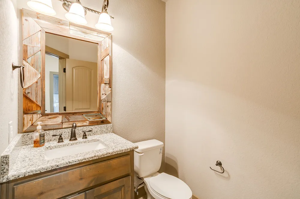 770 County Road 1346 Chico, TX 76431