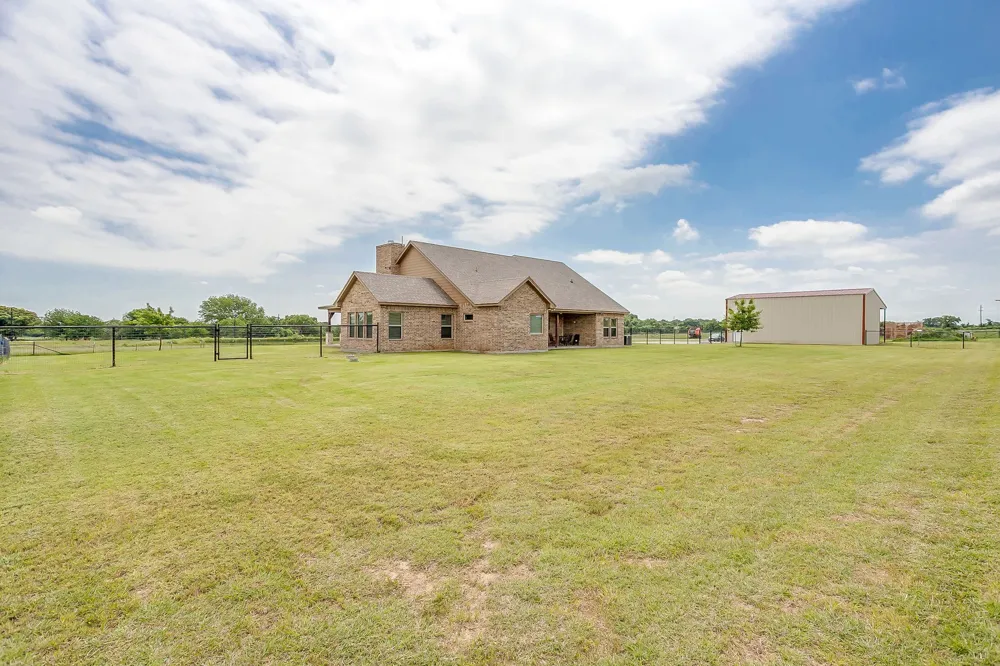 770 County Road 1346 Chico, TX 76431