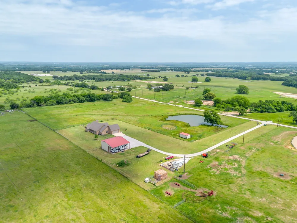 770 County Road 1346 Chico, TX 76431