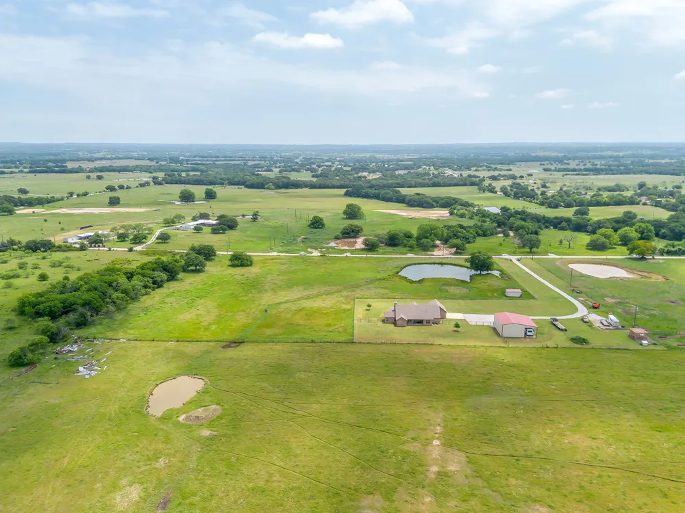 770 County Road 1346 Chico, TX 76431