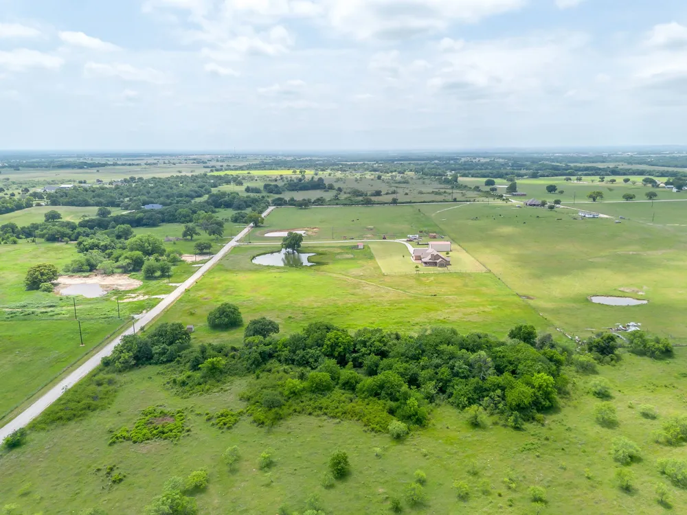770 County Road 1346 Chico, TX 76431