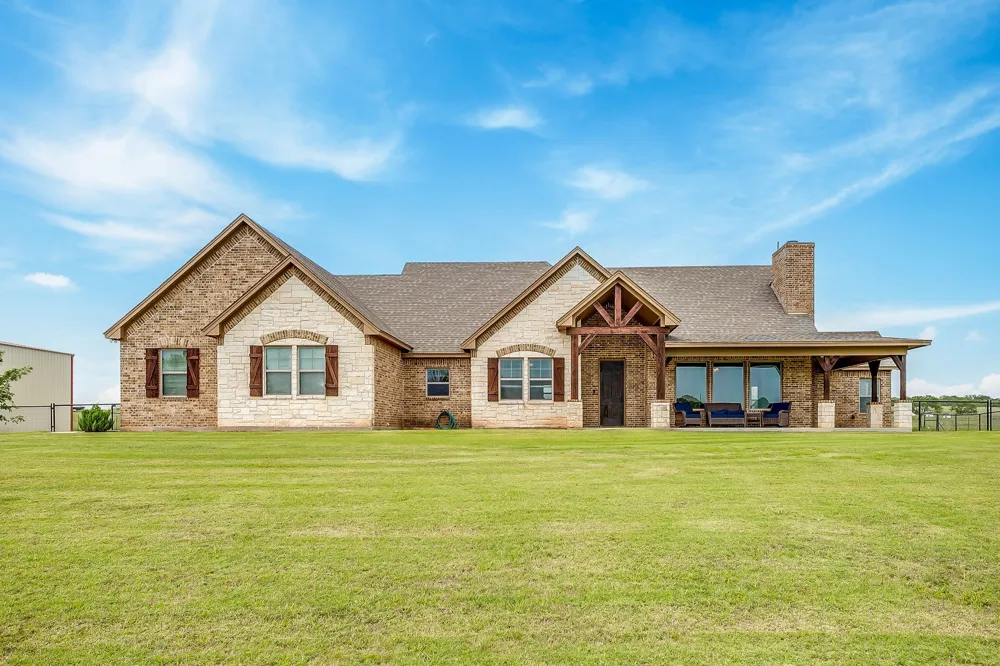 770 County Road 1346 Chico, TX 76431
