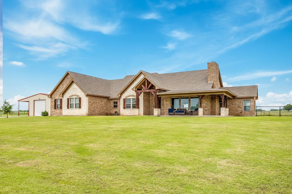 770 County Road 1346 Chico, TX 76431