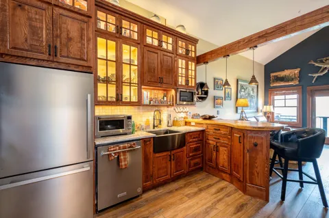 565 GLENDALE ROAD #303B