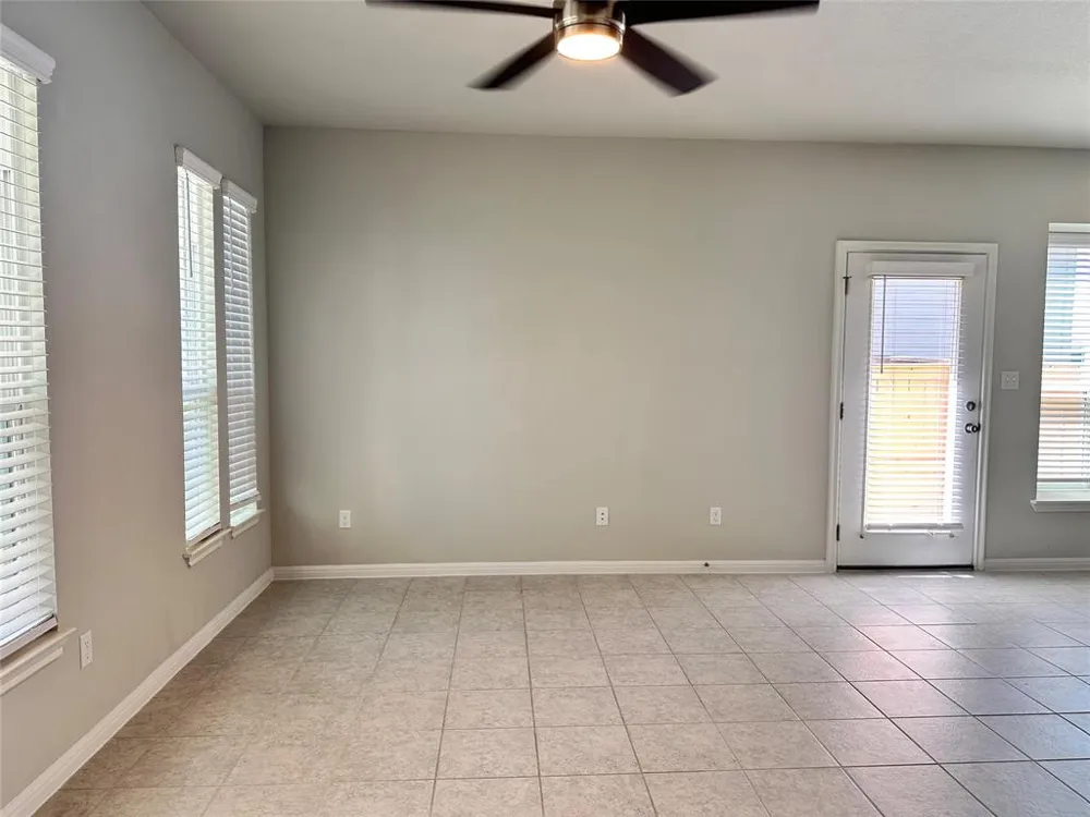 137 Rustic Glen Drive San Marcos, TX 78666