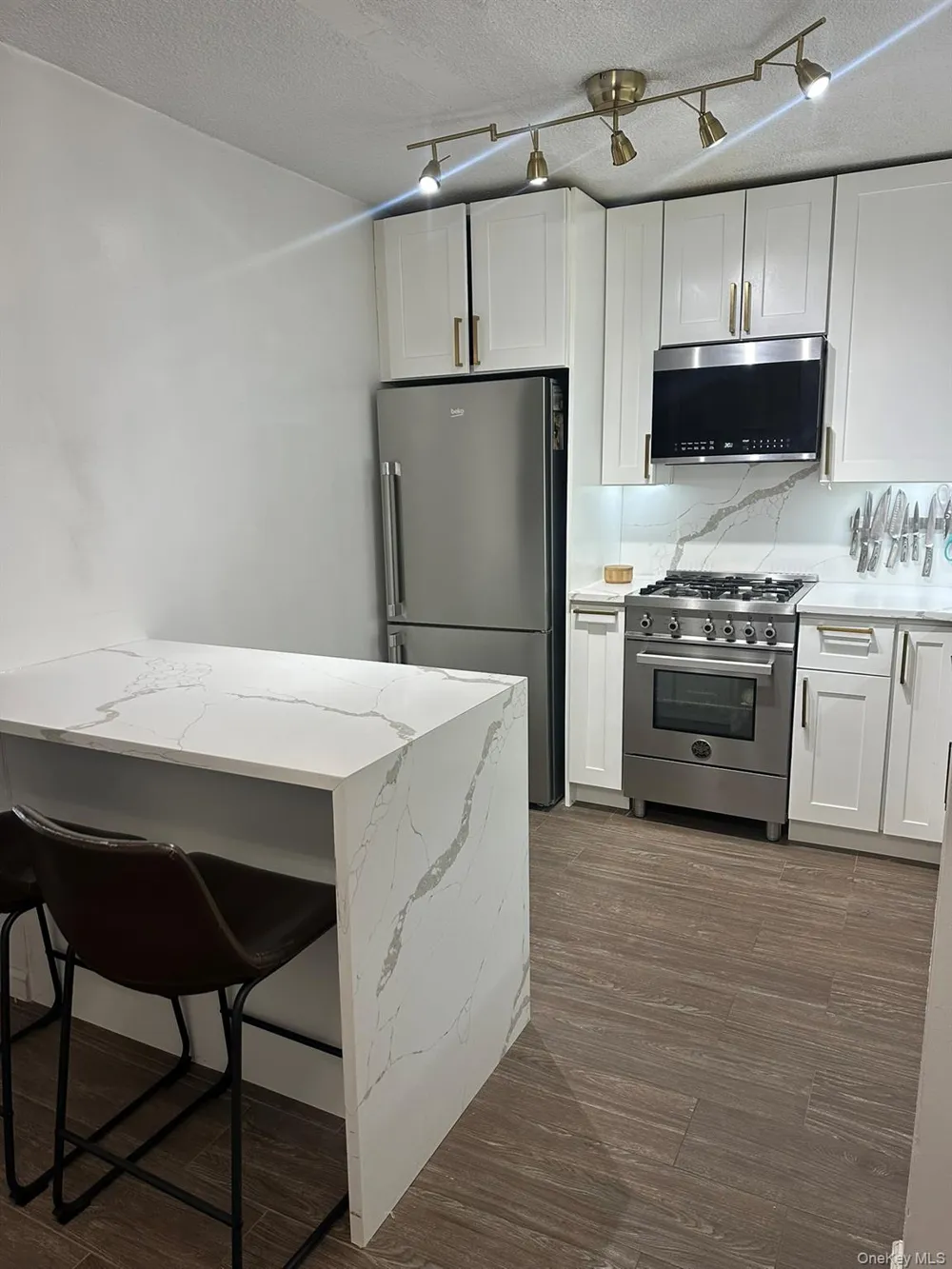 1 Bay Club Drive #3L Bayside, NY 11360