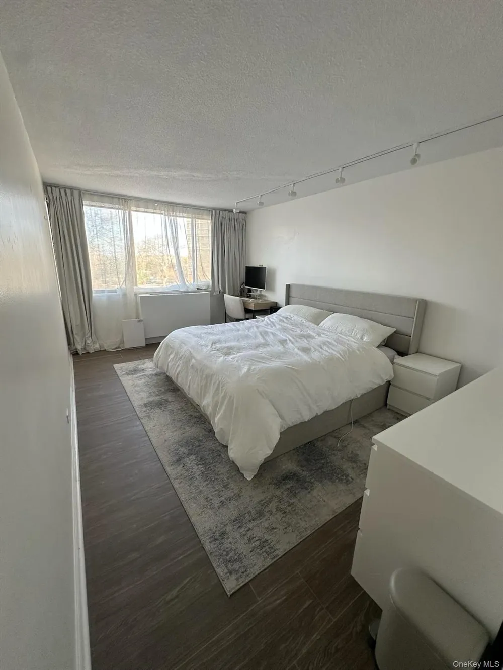 1 Bay Club Drive #3L Bayside, NY 11360
