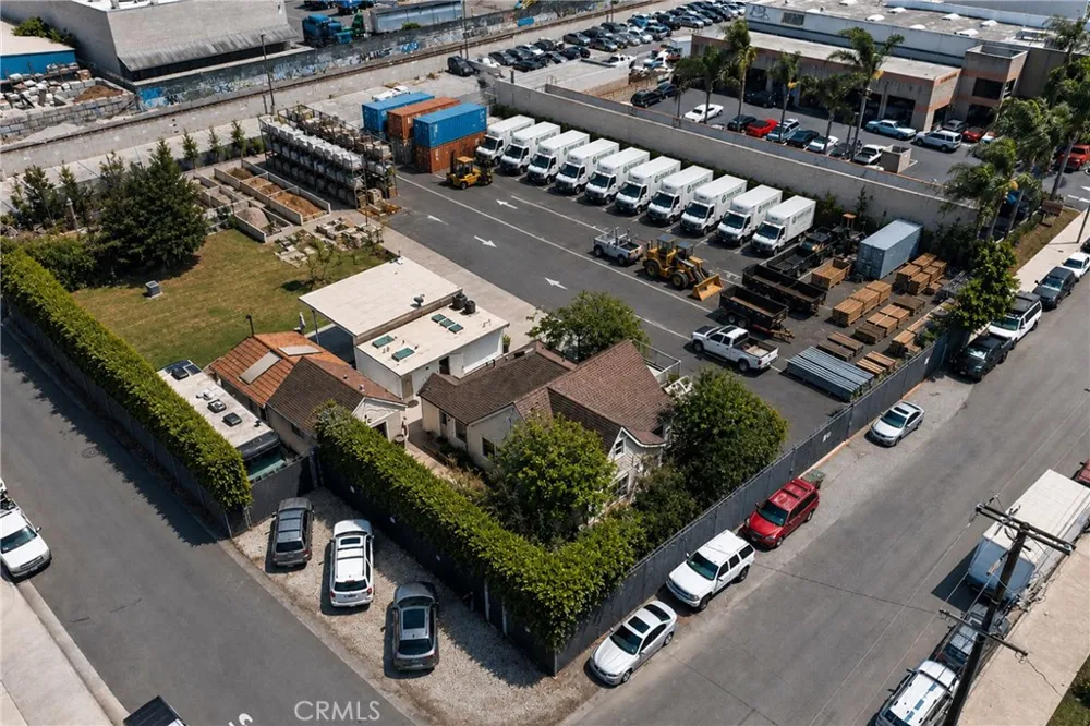 17066 Palmdale Huntington Beach, CA 92647