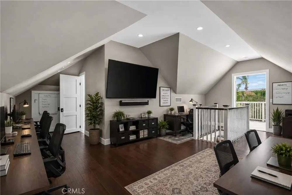 17066 Palmdale Huntington Beach, CA 92647