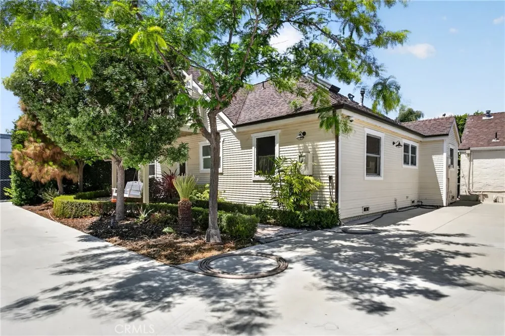 17066 Palmdale Huntington Beach, CA 92647