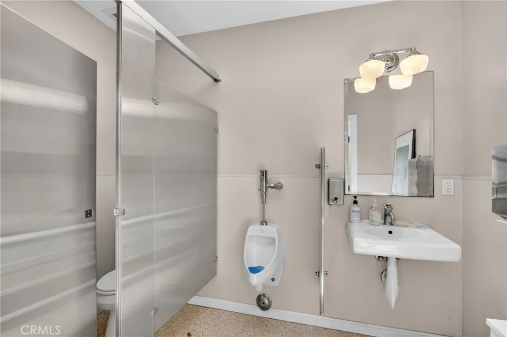 17066 Palmdale Huntington Beach, CA 92647