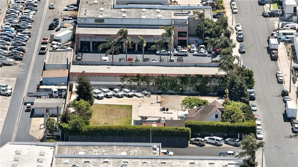 17066 Palmdale Huntington Beach, CA 92647