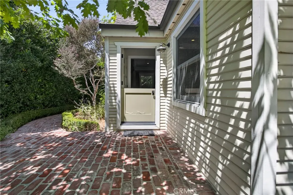 17066 Palmdale Huntington Beach, CA 92647