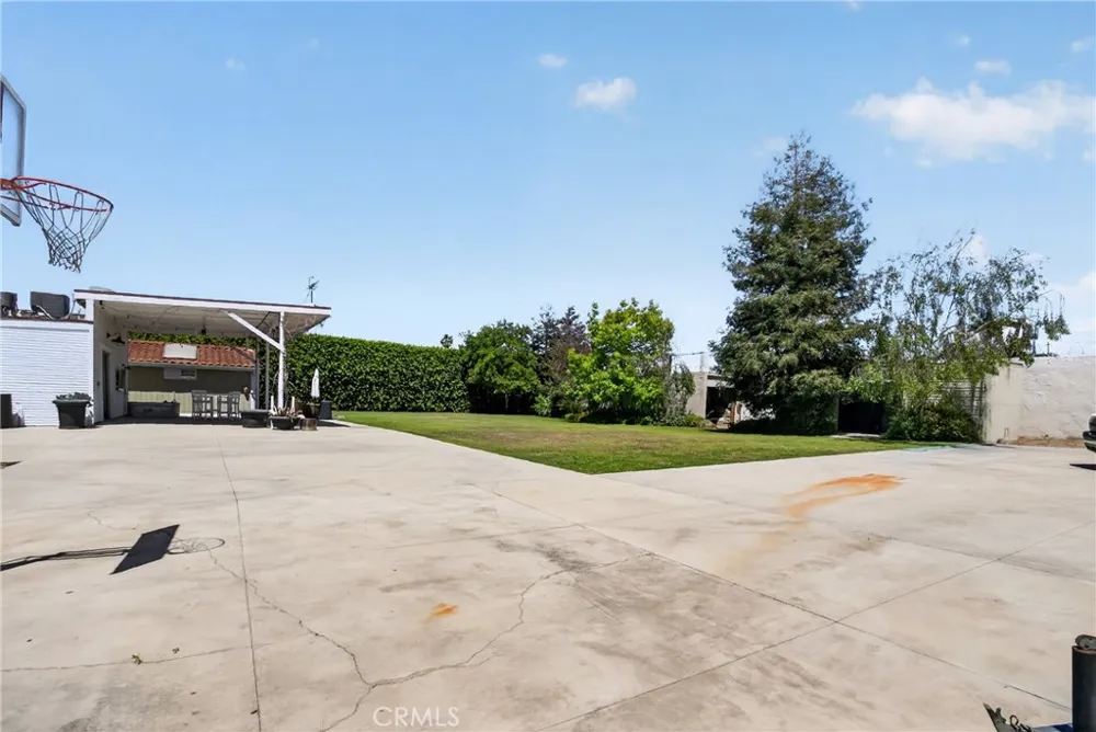 17066 Palmdale Huntington Beach, CA 92647