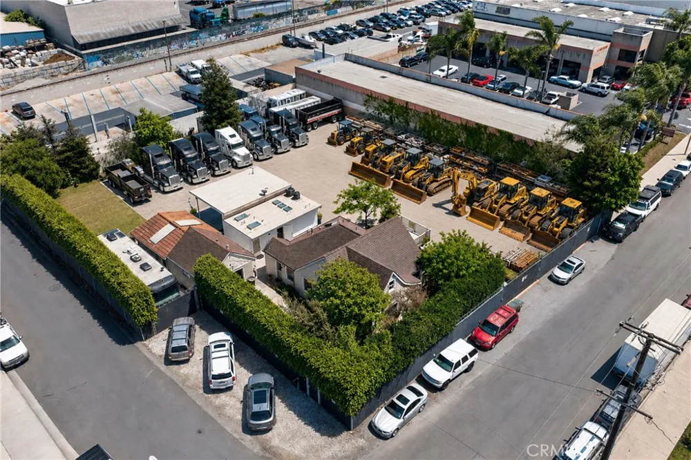 17066 Palmdale Huntington Beach, CA 92647
