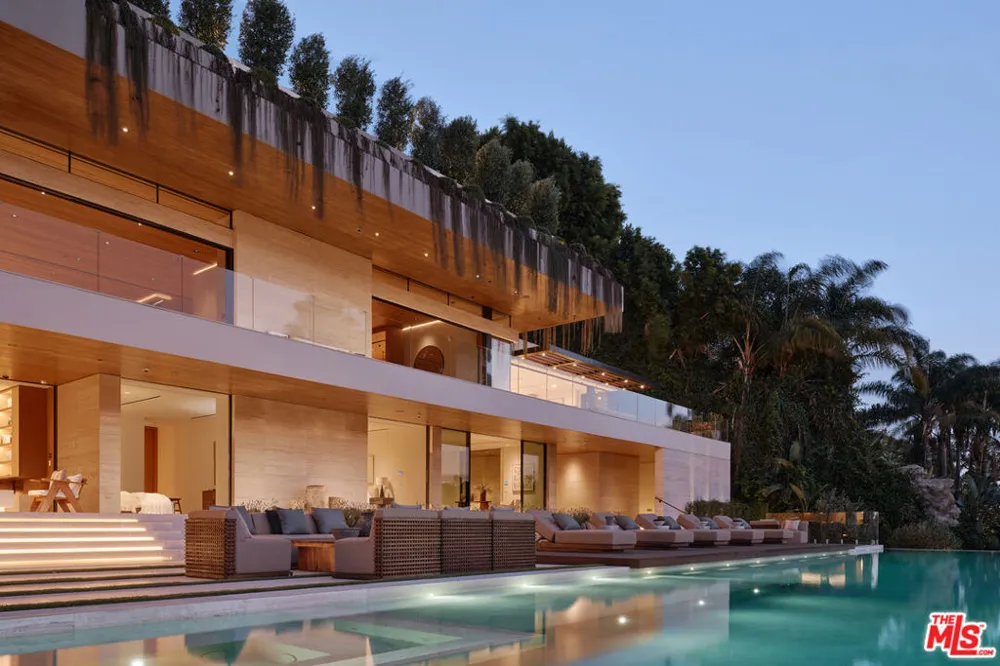 10830 Chalon Road Los Angeles, CA 90077