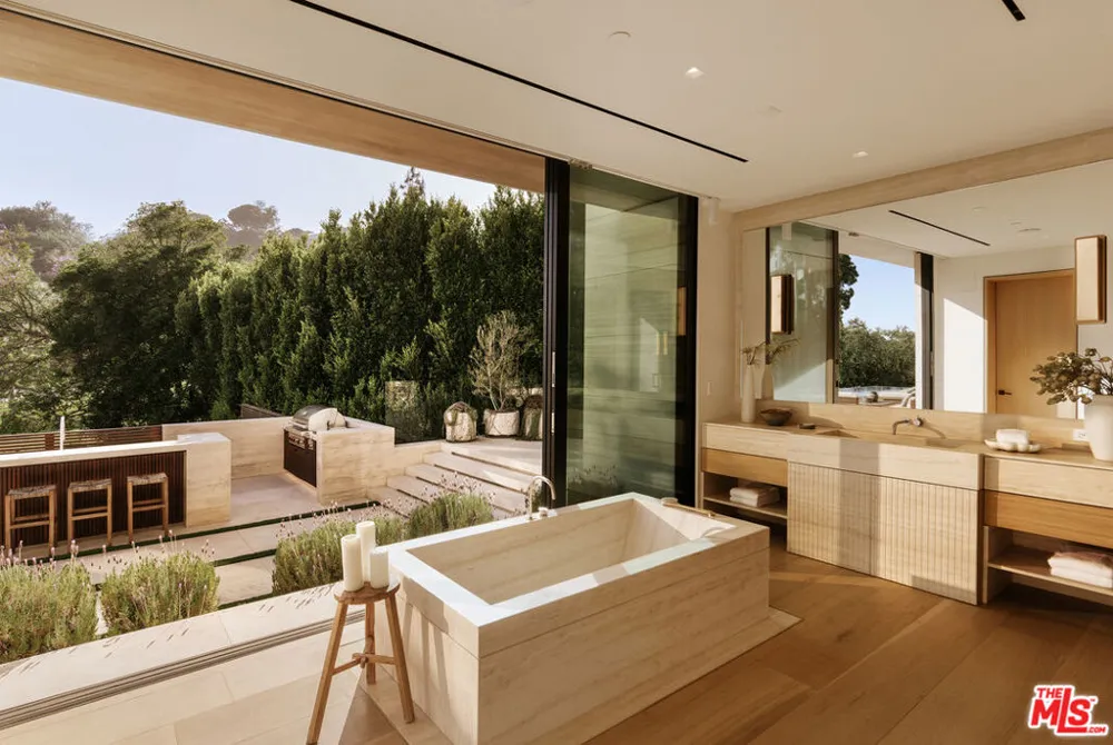 10830 Chalon Road Los Angeles, CA 90077