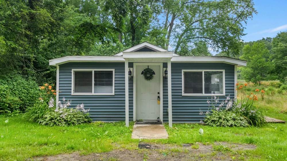 7323 E Pansy Lane New Carlisle, IN 46552