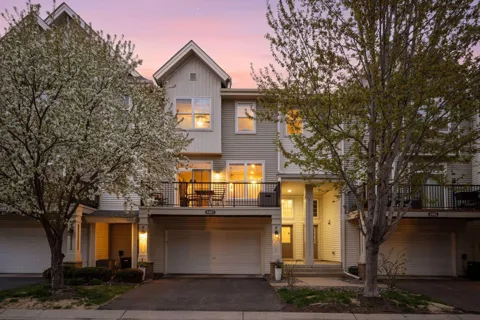 8467 Emery Parkway #903