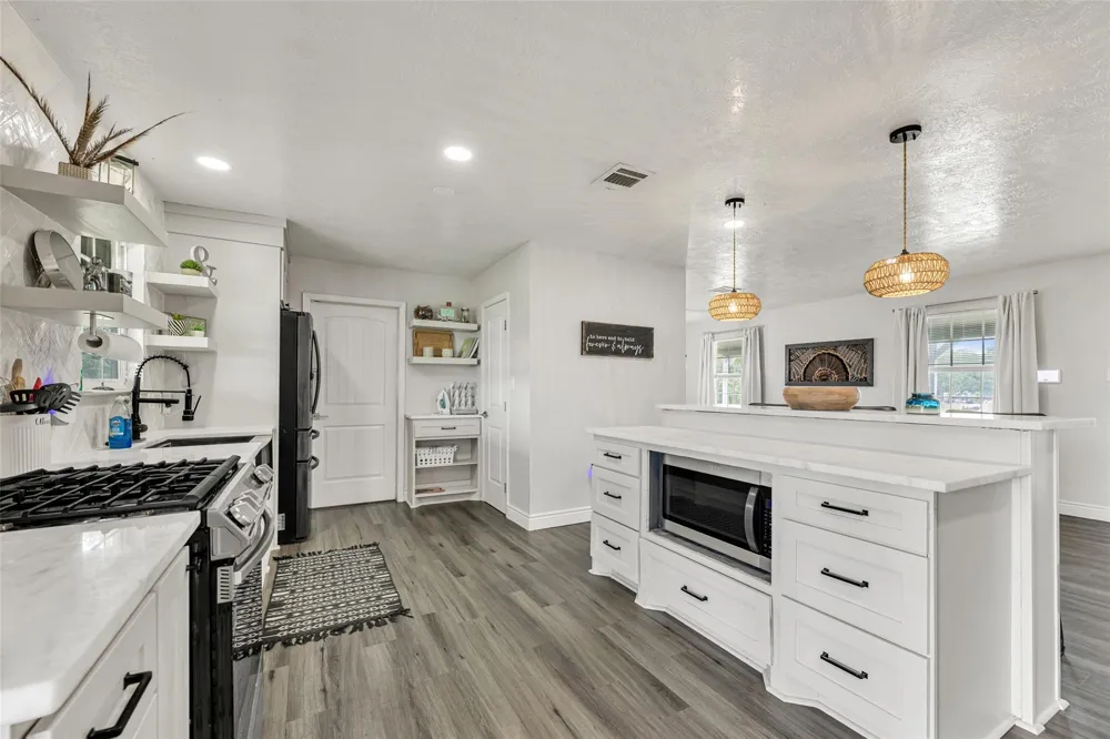 3508 Dick Barnes Loop Bedias, TX 77831