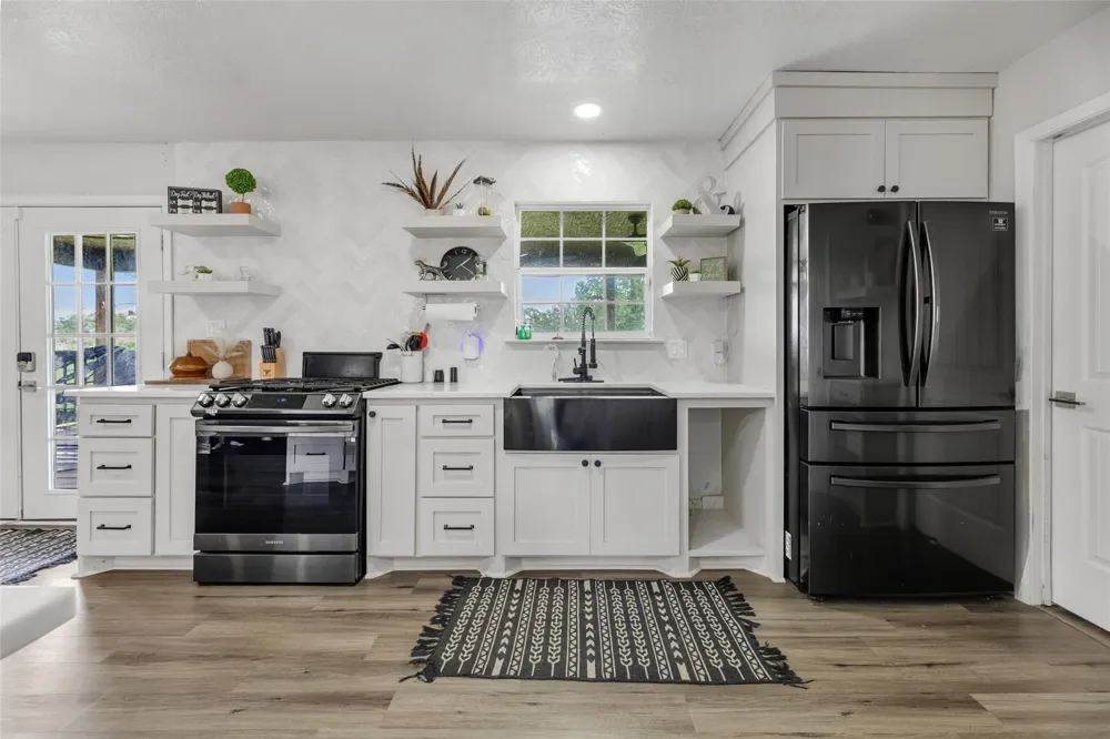 3508 Dick Barnes Loop Bedias, TX 77831