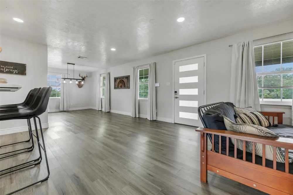 3508 Dick Barnes Loop Bedias, TX 77831