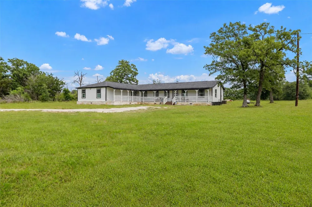 3508 Dick Barnes Loop Bedias, TX 77831