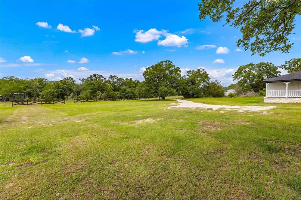 3508 Dick Barnes Loop Bedias, TX 77831
