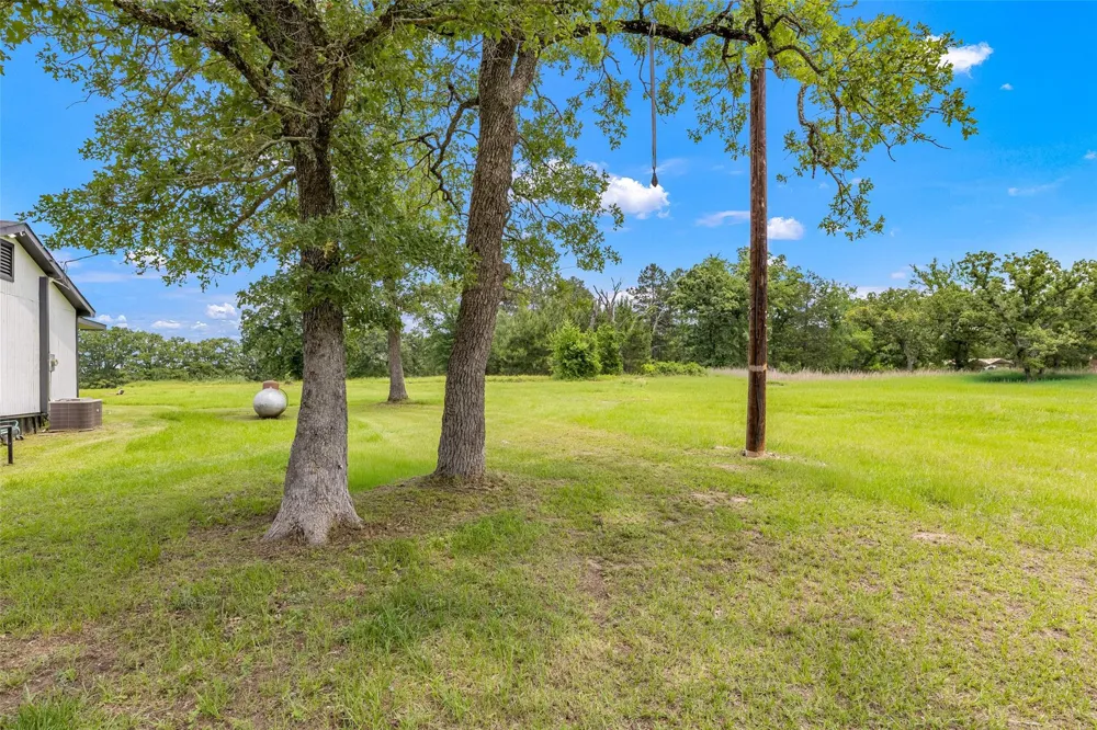 3508 Dick Barnes Loop Bedias, TX 77831