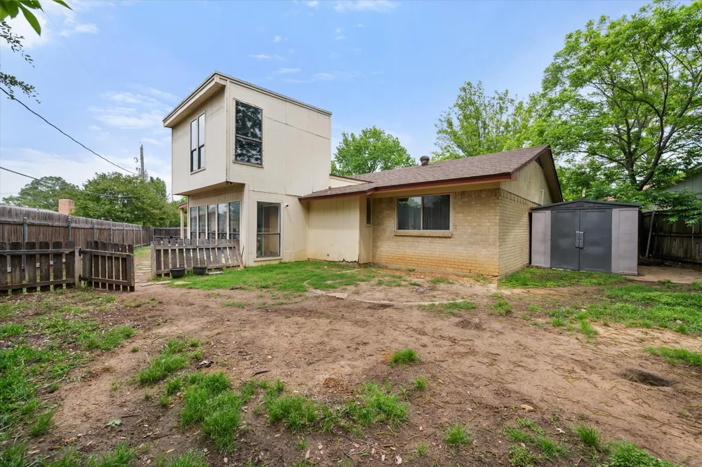802 Crest Oak Court Arlington, TX 76012
