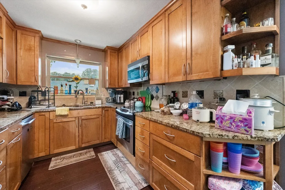 802 Crest Oak Court Arlington, TX 76012