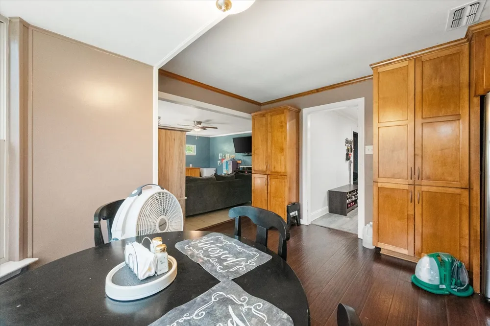 802 Crest Oak Court Arlington, TX 76012