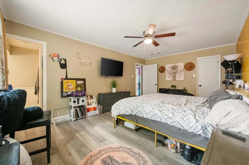 802 Crest Oak Court Arlington, TX 76012