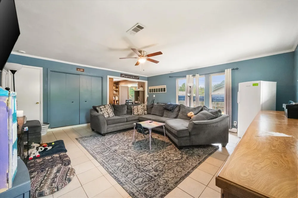 802 Crest Oak Court Arlington, TX 76012