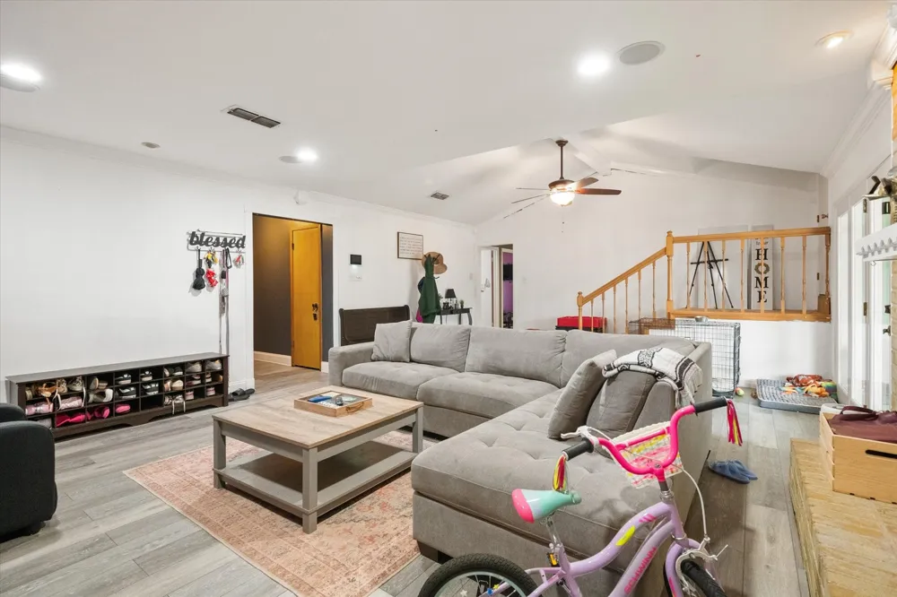 802 Crest Oak Court Arlington, TX 76012