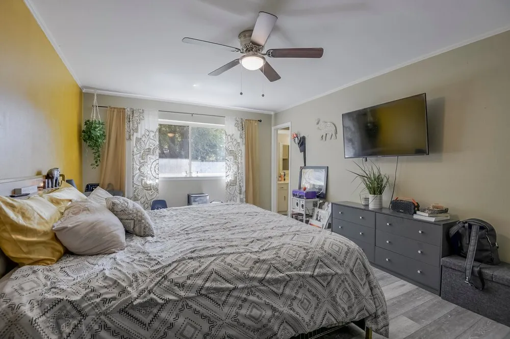 802 Crest Oak Court Arlington, TX 76012